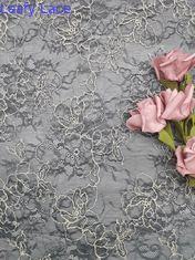 Dressmakingのための刺繍された葉が多い3D花のレースの生地OEKO TEXの標準100