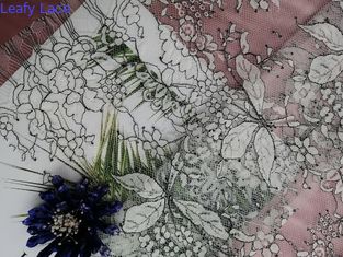 調子-白く黒いフランスのChantillyの花の服装の生地にある調子を与えなさい