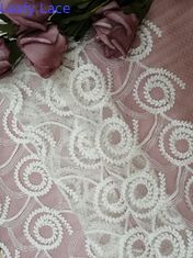 白い刺繍されたレース無光沢ポリエステル生地100ヤードの