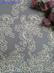 女の子の服のためのアイボリーの多刺繍のかぎ針編みのレースの生地