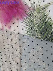 ピンクのポルカ ドットFlocked網のレースの生地を刺繍した