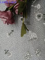 着色されたホイルは刺繍されたレースの生地の微光テュルを印刷した
