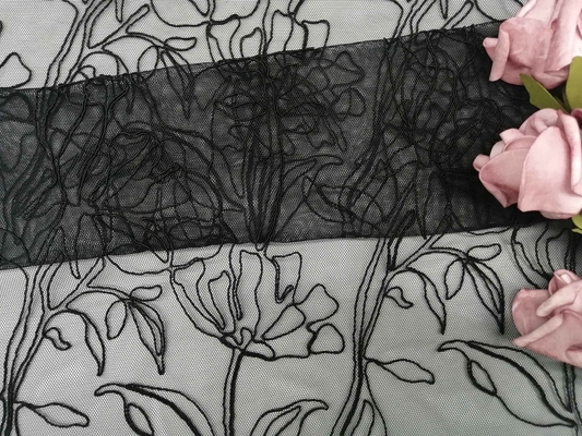黒は刺繍された花パターンをひもで締める生地129cmの幅を束ねた