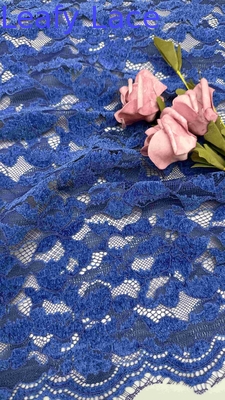 淡い青い色 チェニール糸 花柄 ショルダー エッジ 蕾丝 織物 庭服 ファッション用
