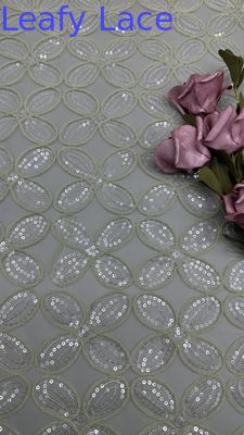 四つ葉のクローバー スパンコール刺繍生地 ガウン用 呼吸する女性のウェディングドレス