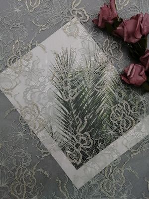 Chantillyのフランスのまつげの金属Lurexの帆立貝のレースの生地