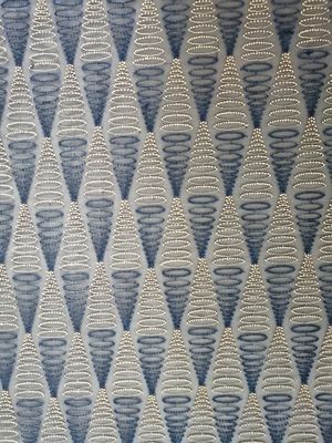 刺繍されるヤードは女の子の服のための幾何学的なメッシュ生地をひもで締める