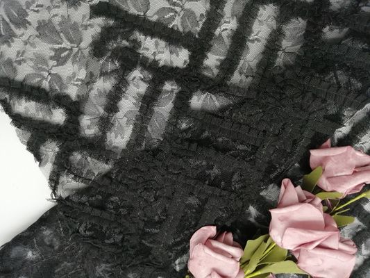 テュルの網の刺繍の黒い花のアップリケのレースの生地