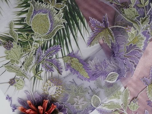 女性の衣服のための花の着色された刺繍されたレースの生地