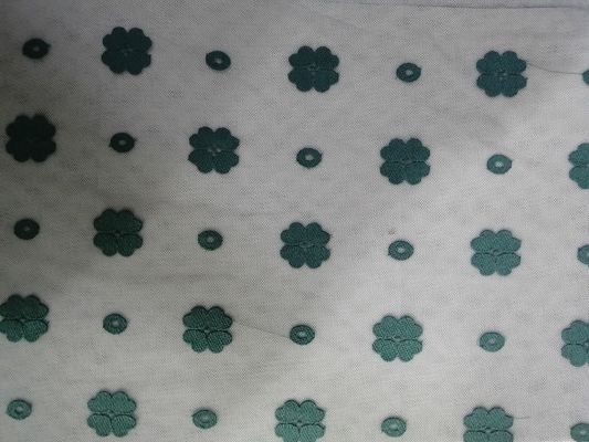 リサイクルされたアゾの自由な女性は緑の刺繍されたレースの生地に服を着せる