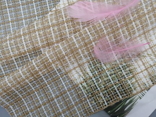 カーキ色の網によって束ねられるスパンコールの刺繍された生地の女の子の服のレースの生地