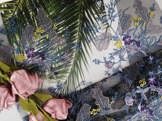 ポリエステル ヤード紫色のテュルの花の刺繍されたメッシュ生地
