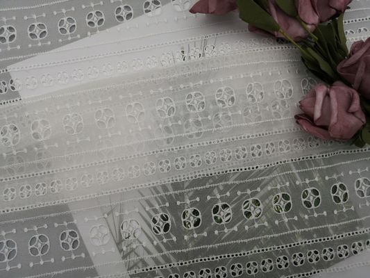 絹の刺繍されたアイレット生地100ヤードの