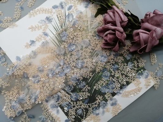 花嫁のビーズのレースの生地60ヤードの125cmのピンクのスパンコールの