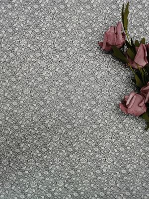 白く黒い2つの調子のレースの生地のテュルの刺繍ポリエステル ナイロン レースのトリム