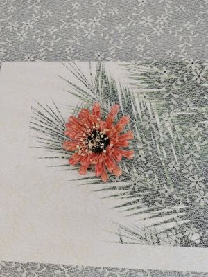 アイボリーの小さい花のトリムの生地100%のポリエステル退職者は生地をひもで締める