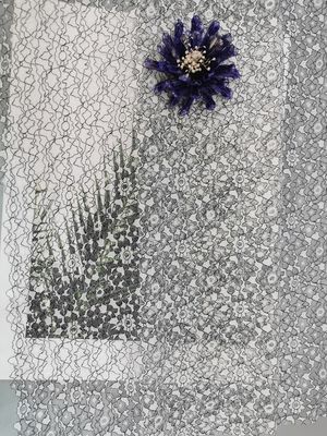 白く黒い2つの調子のレースの生地のテュルの刺繍ポリエステル ナイロン レースのトリム