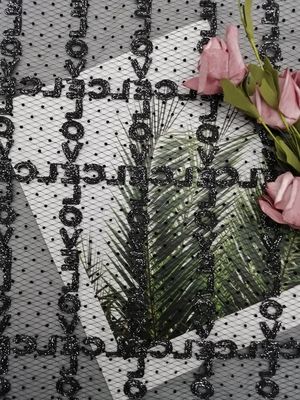 黒い群がらせたきらめきのテュルLurexの刺繍の金属レースの生地