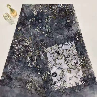 125CMの花のレースのスパンコールは服のブラウスのための生地を刺繍した
