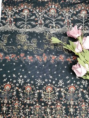 デジタル印刷は生地によって印刷されたレースの生地の花の印刷された生地を編んだ