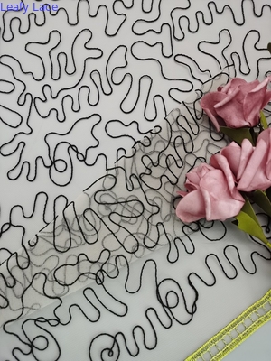 ビロードのスパンコールは網生地125cm広いOEKO TEXの標準100を刺繍した