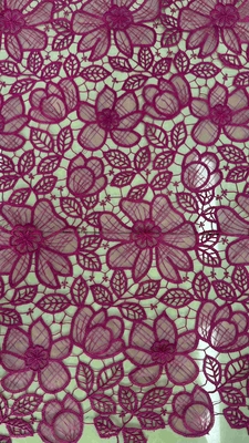 Fushciaの化学花の刺繍のレースの生地119CMの幅