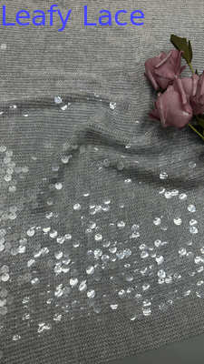 スパンコール刺繍生地 輝くデザイン チェック柄 パーティードレスに最適 豪華で上品