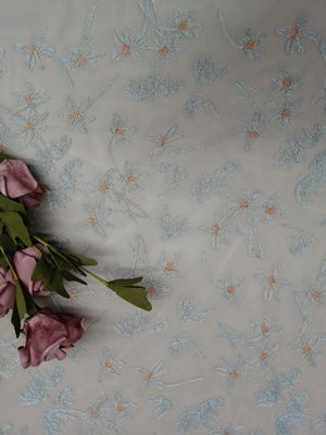 花のレースは刺繍の生地のテュルの網の刺繍の多彩なレースを着色した