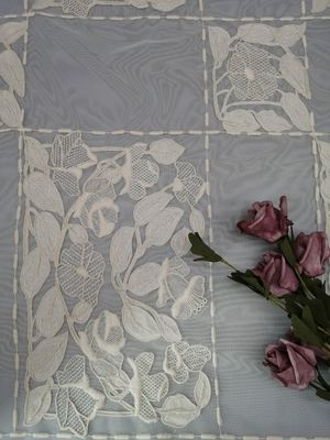 ベージュ綿の刺繍によって束ねられる生地のベッドの花のテュルの布