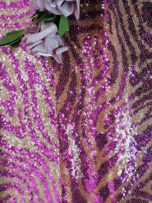 トラ パターン動物の設計はスパンコールのレースの生地の紫色色を刺繍した